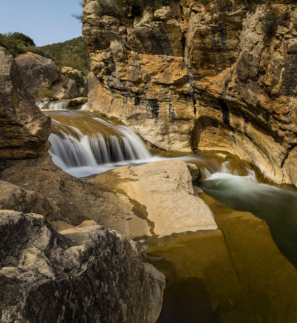 La Deuch en Vadrouille à Narbonne - location et Balades en 2CV - itinéraires au coeur du Minervois